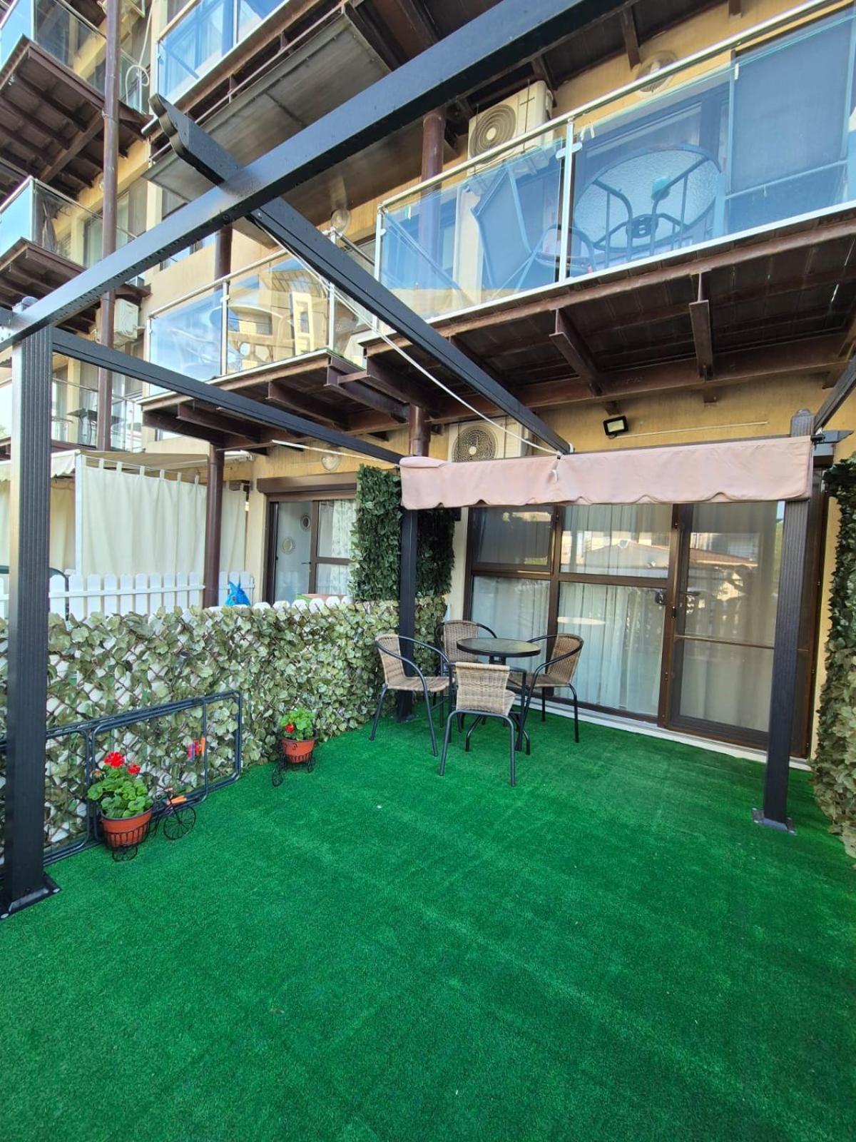 Studio Saturn Exterior foto
